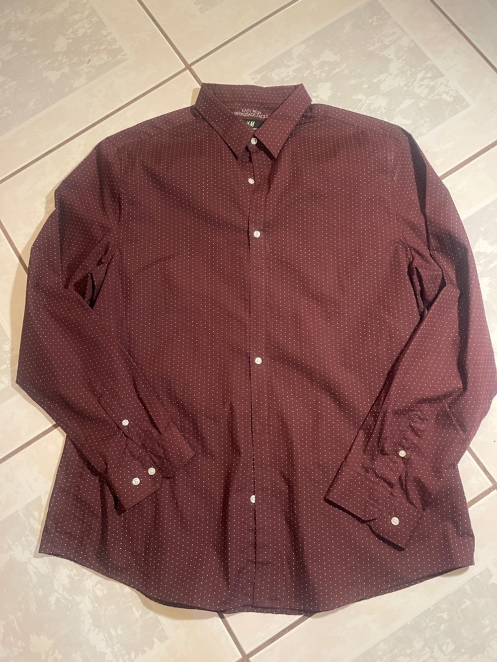 H&M Men's Burgundy Long-Sleeve Dress Shirt with Microdot Print
